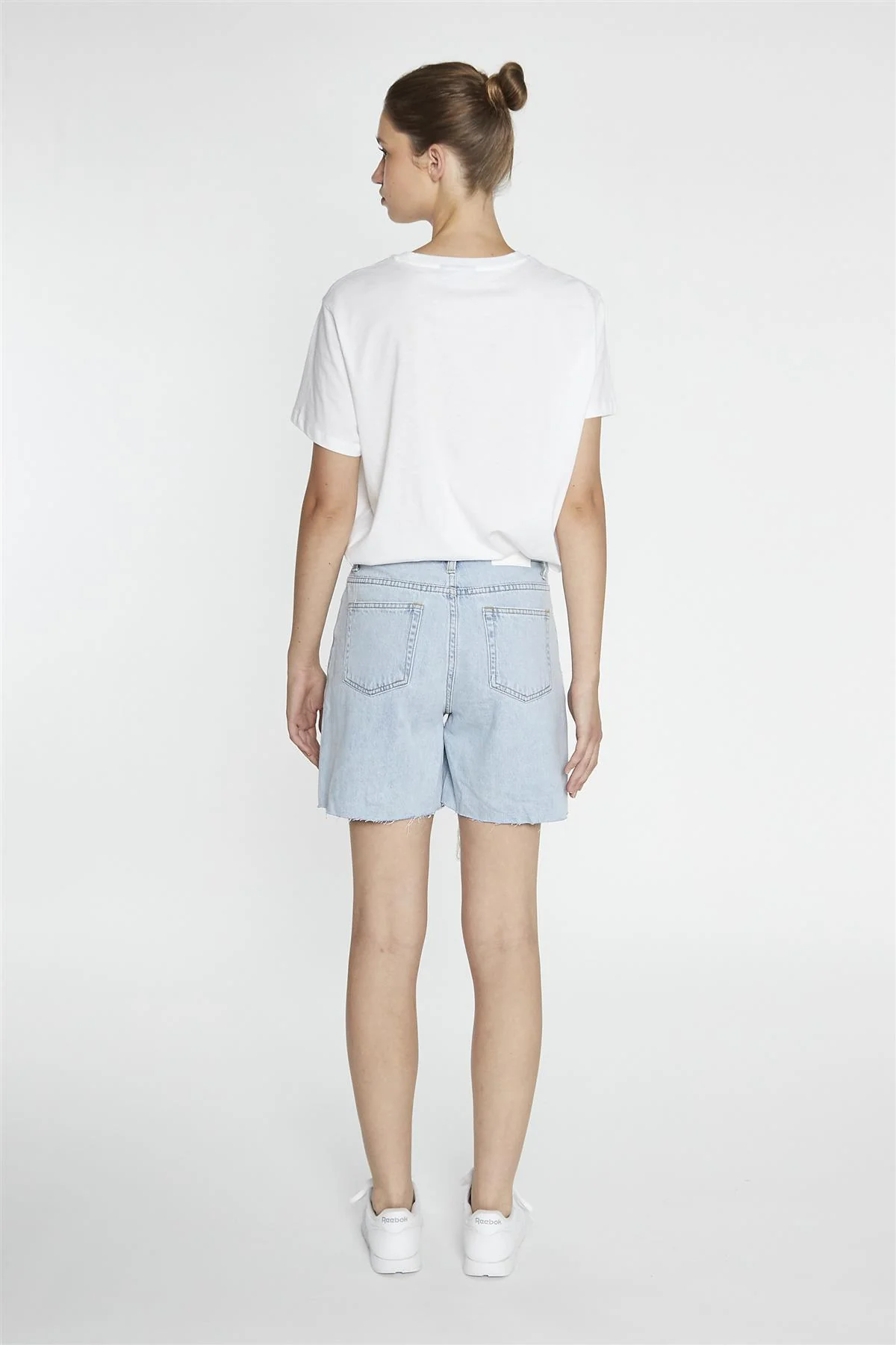 Light Blue-Wash Loose Fit Denim-Shorts