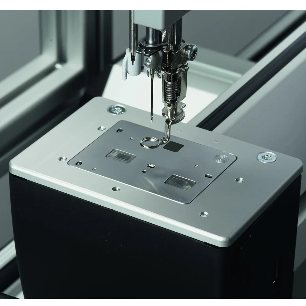 Bernina Q16 Plus Longarm Quilting Machine with Electric Lift Table